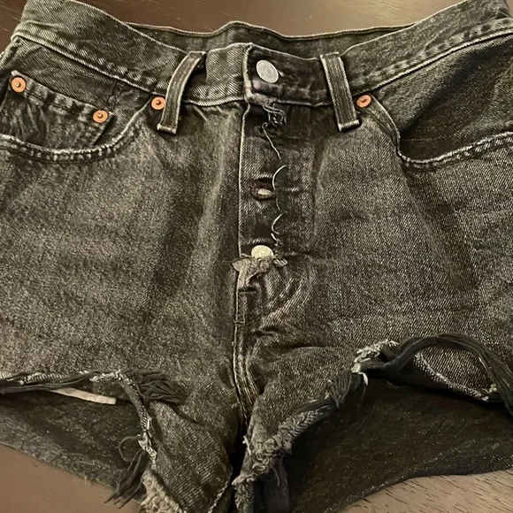 Washed Black Levi’s Shorts w25 - Picture 1 of 4